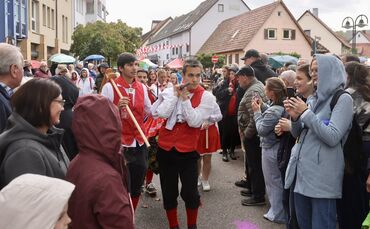 Gute Stimmung auf der Beutelsbacher Kirbe trotz Regen.