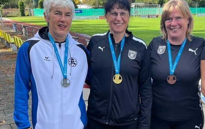 Susanne Strohm (SV Stuttgarter Kickers), Ellen Weller (MTG Mannheim) und Birgit Ott (MTG Mannheim).