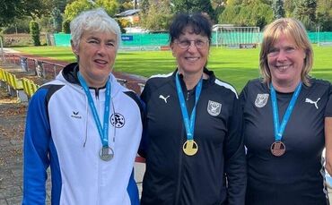 Susanne Strohm (SV Stuttgarter Kickers), Ellen Weller (MTG Mannheim) und Birgit Ott (MTG Mannheim).