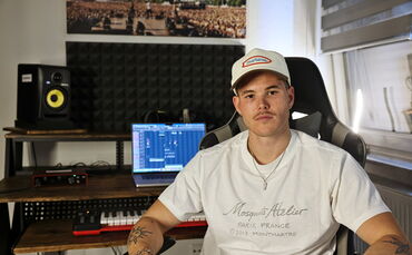 Patrick Held alias "Paddybeatz" in seinem Studio in Leutenbach.
