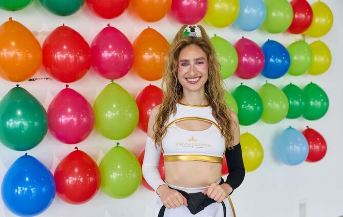 Palina Glebova bei Guinness-Weltrekordversuchen