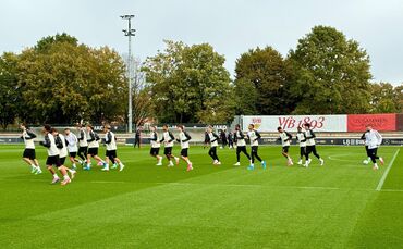 Der VfB bereitet sich im Abschlusstraining auf das Champions-League-Spiel bei Slovan Bratislava vor. Mit dabei ist auch Abwehrch