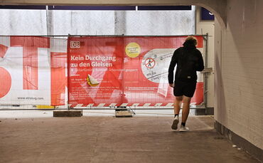 Die Unterführung im Bahnhof Schorndorf bleibt länger gesperrt als geplant.