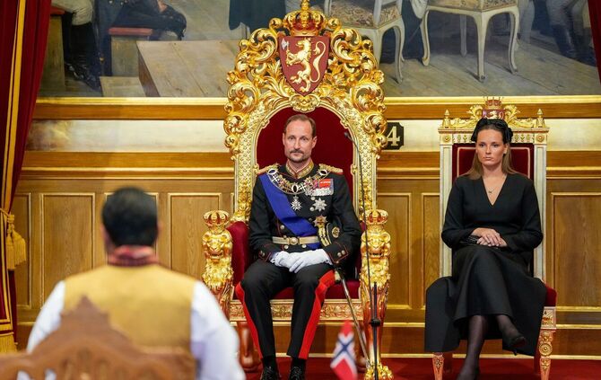 Norwegens König Haakon und Kronprinzessin Ingrid Alexandra