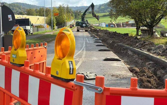 An der Straße nach Zumhof wird gearbeitet.