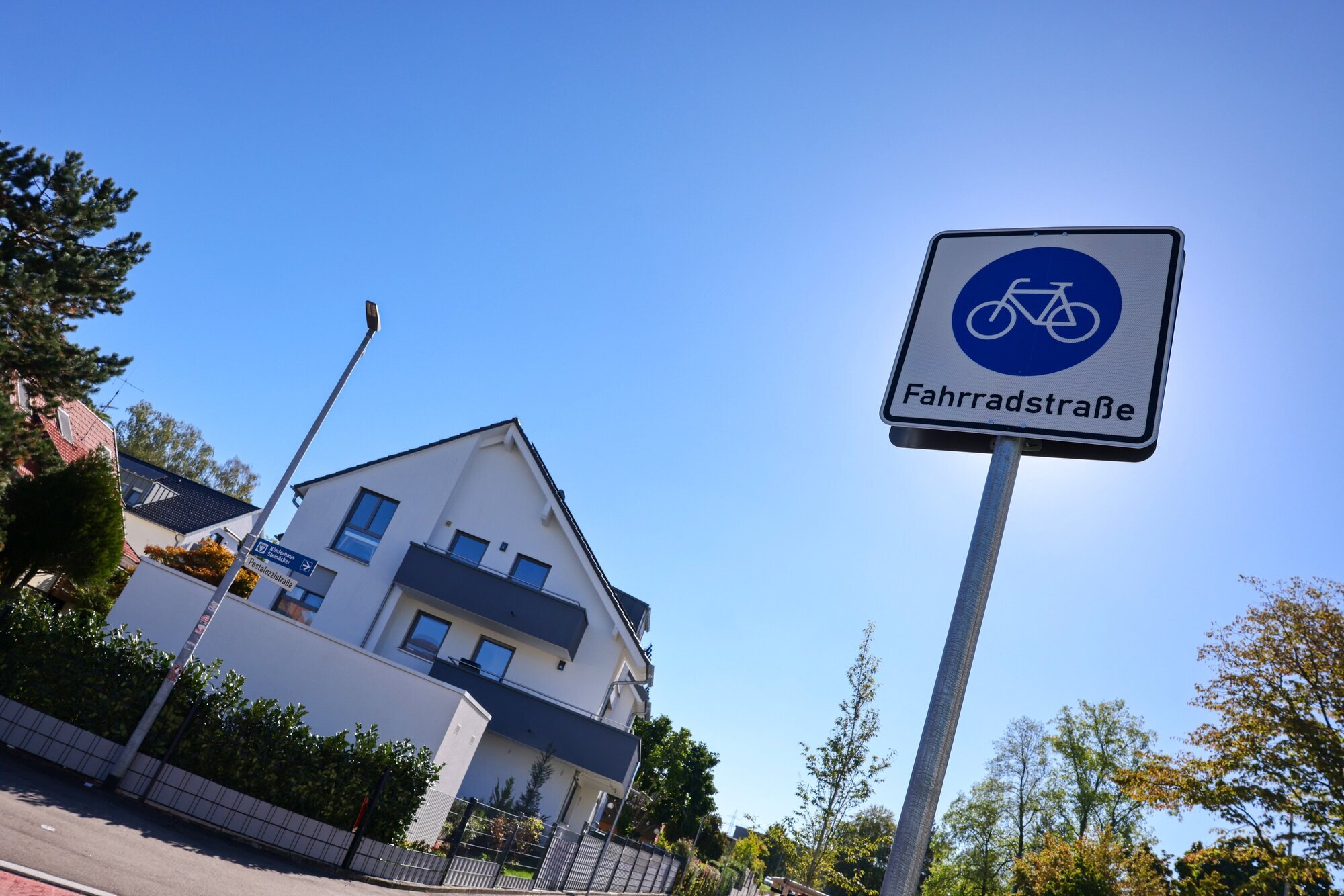 New bike lane: Damaged bollards, missing signs - | what is Weinstadt ...