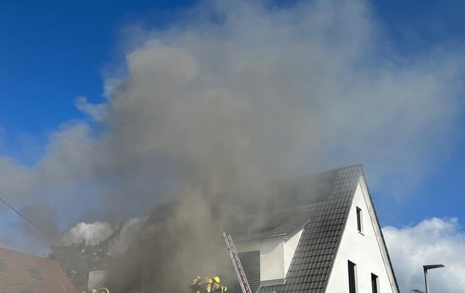 In der Gartenstraße in Kernen-Stetten kam es am 12. Oktober 2026 zu einem Großbrand.