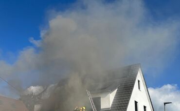 In der Gartenstraße in Kernen-Stetten kam es am 12. Oktober 2026 zu einem Großbrand.