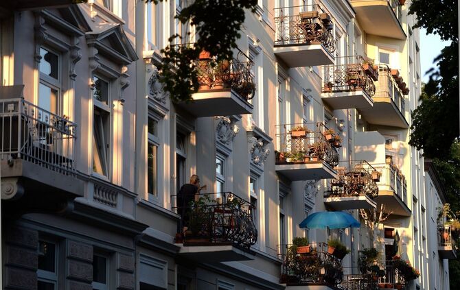 Im Jahresvergleich sind die Angebotsmieten in Hamburg am stärksten gestiegen. (Archivbild)