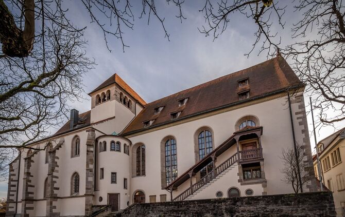 Die Stiftskirche mit dem Freithof in Backnang – Ziel der barrierefreien Stadtführung.