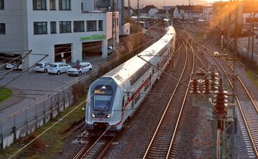 Feine Sache - wenn er nicht ausfällt: Der IC in Schorndorf.