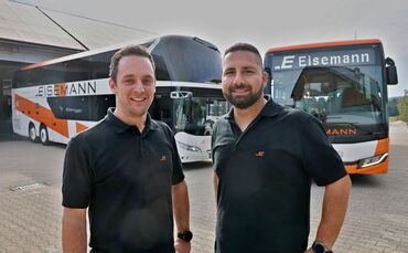Besuch bei Eisemann Reisen. Links Geschäftsführer Daniel Fezer, rechts sein Disponent, Kurtulus Karatas.