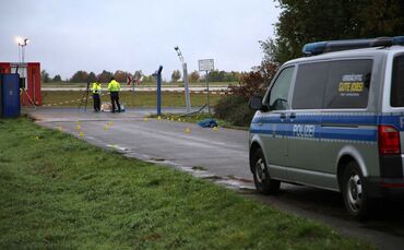 Polizeieinsatz am Flughafen Leipzig/Halle - Zaun beschädigt