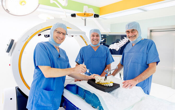 Schlagkräftiges Team mit modernster Medizintechnik: Chefarzt Dr. Jürgen Nothwang (rechts), sein zukünftiger Nachfolger Prof. Ren
