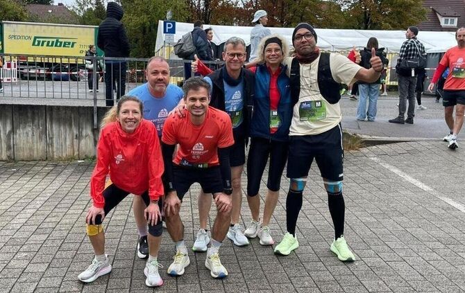 Hoch motiviert vor dem Start: Die "Lauf geht's"-Marathongruppe.