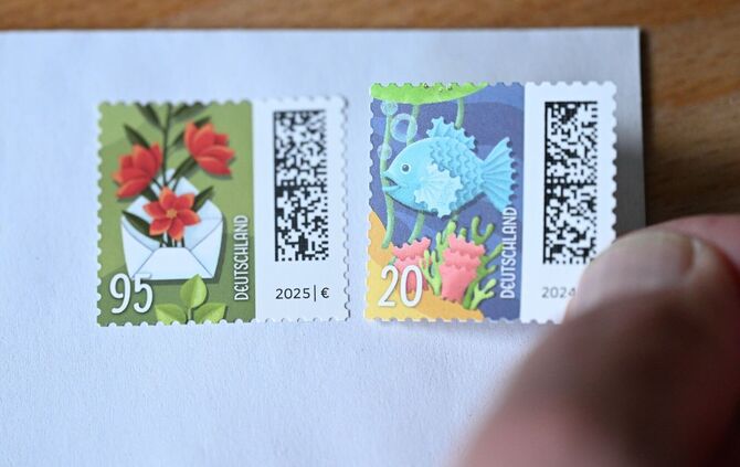 Die alte 95-Cent-Briefmarke bleibt auch nächstes Jahr noch gültig, aber dann sollte man eine 20-Cent-Extrabriefmarke hinzufügen.