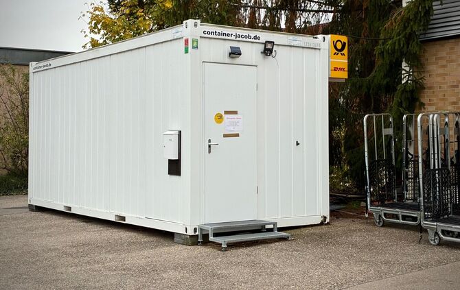 Die Container-Filiale der Post am Rudersberger Bahnhof.