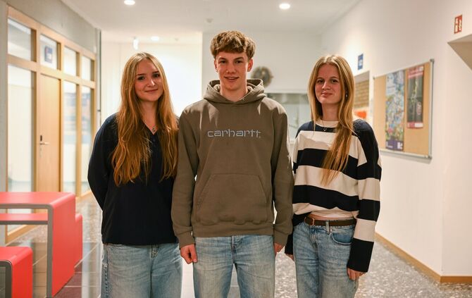 Die Schülersprecher(innen) am Georg-Büchner-Gymnasium: Selma Port, Janis Riegger und Layla Rapp (von links).