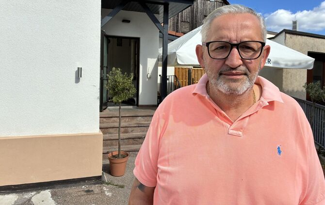 Hat beim VfL Waiblingen hingeschmissen: Angelo Sapia vor seiner Trattoria in Winnenden - in Waiblingen hat er künftig nur noch d