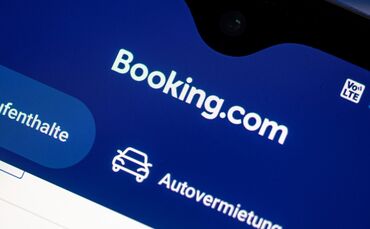Das Reiseportal Booking.com hat seinen Hauptsitz im niederländischen Amsterdam. (Symbolbild)