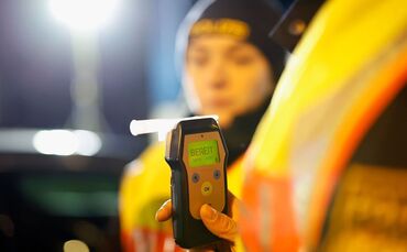 Polizei macht Alkoholtest