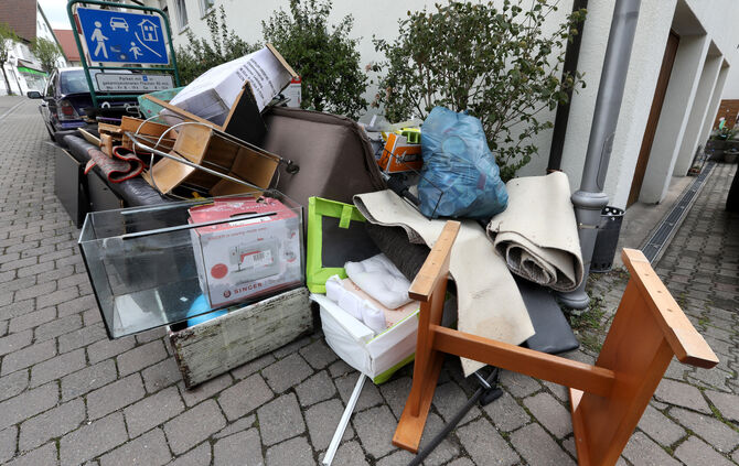 Wer Sperrmüll oder alte Elektrogeräte hat, will diesen Müll gern schnell loswerden. Denn er beansprucht viel Platz. (Symbolfoto)