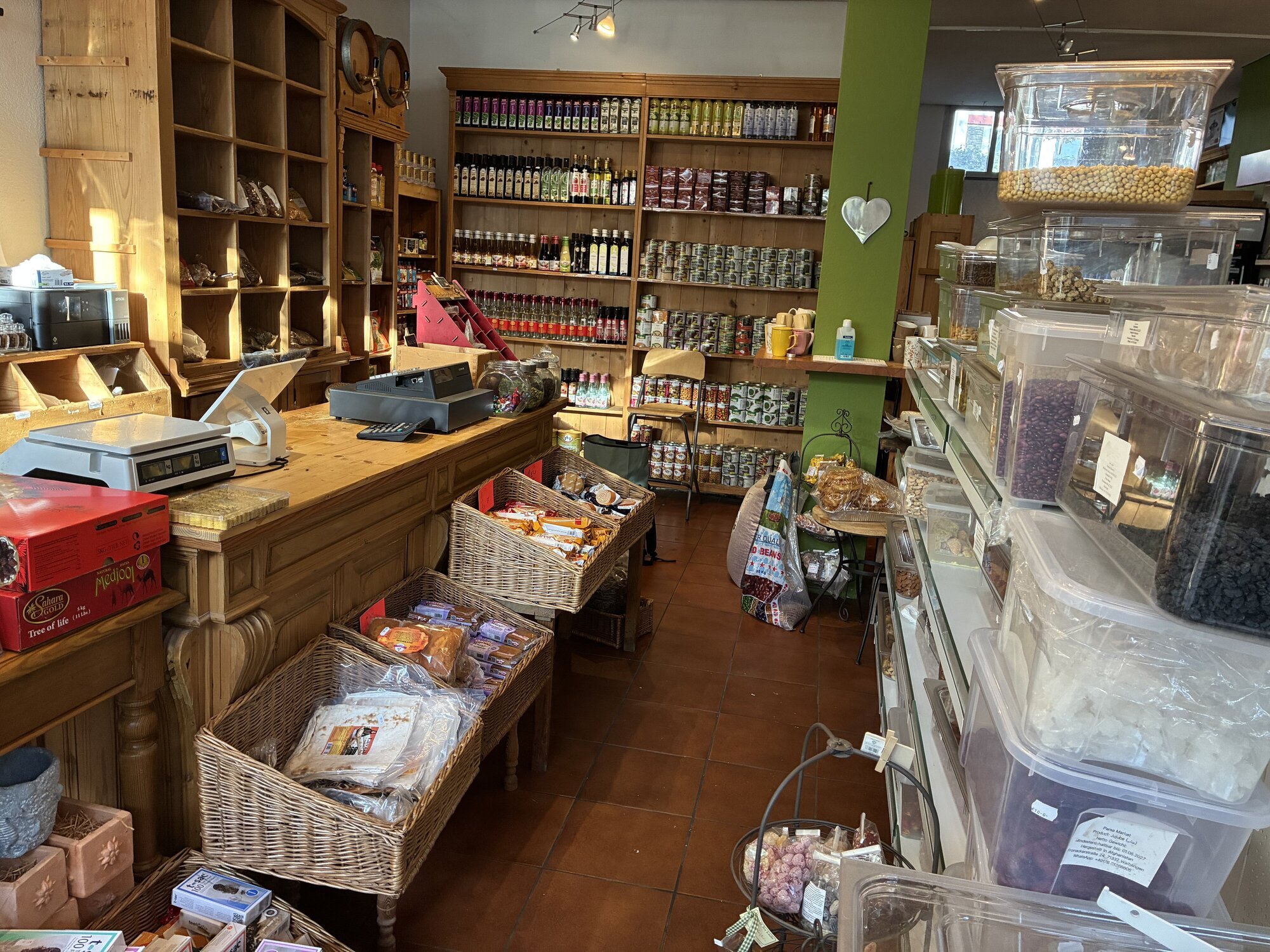 Change after 20 years: Parsa Market succeeds wine and tea shop in ...