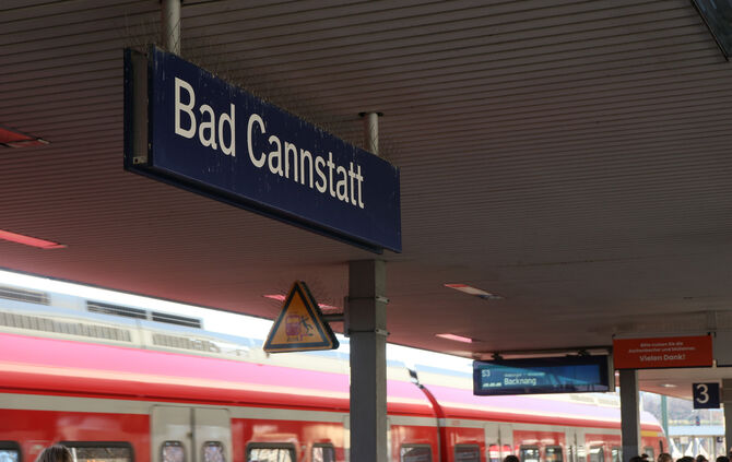 Nach dem Heimspiel des VfB Stuttgart gegen Borussia Mönchengladbach testet die S-Bahn Stuttgart einen zusätzlichen Sonderzug, um