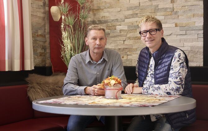 Sie betrieben seit 2019 das "Herzstück" beim Hotel Lamm: Joachim Braun-Büttner (links) und Marc Büttner.