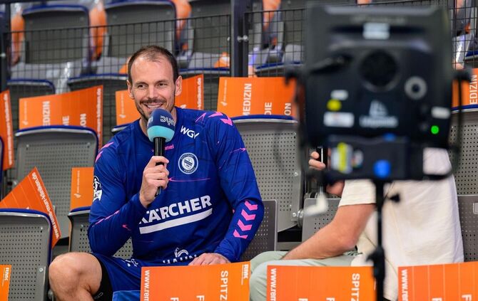 Ein gefragter Spieler in der HBL: Kai Häfner, hier beim Interview mit dem Streamingsender DYN.