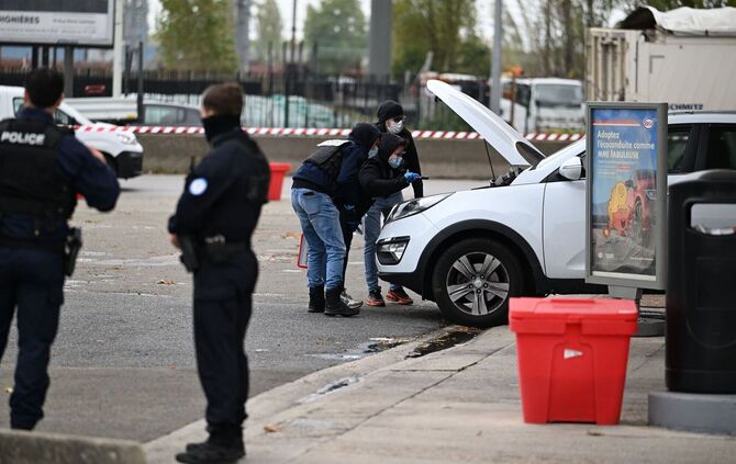 Schüsse aus Auto in Frankreich