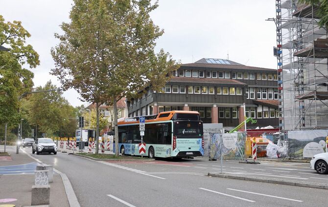 Hier ist es am Alten Postplatz noch eng (Foto vom 23. Oktober), doch etwas weiter Richtung AOK-Kreuzung soll es wieder mehr Plat