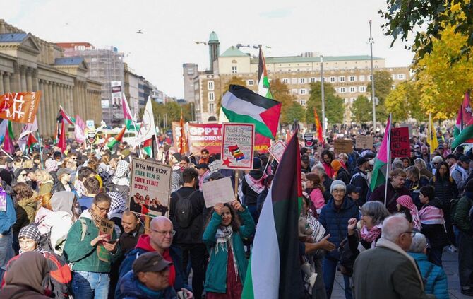 Demonstration «Free the Ulm 5» in Stuttgart