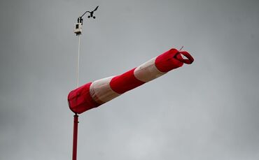 Wind mit Orkanstärke auf dem Brocken