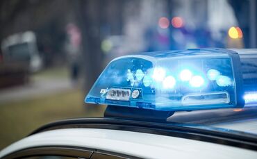 Bei dem Unfall gibt es keine Verletzten. (Symbolbild)