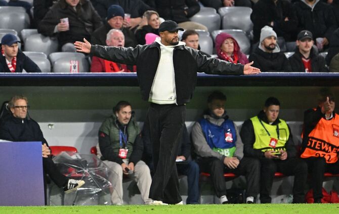 Gegen Arsenal stand Vincent Kompany nach «einem saftigen Virus» wieder am Spielfeldrand. Zu Früh? (Archivbild)