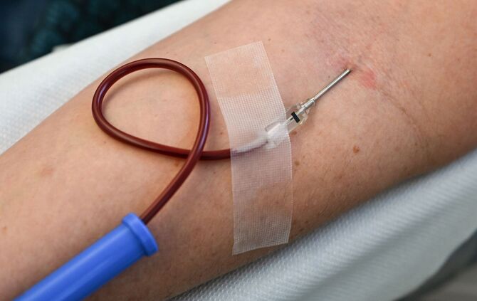 Nur gesunde Menschen sollten Blut spenden. (Symbolbild)