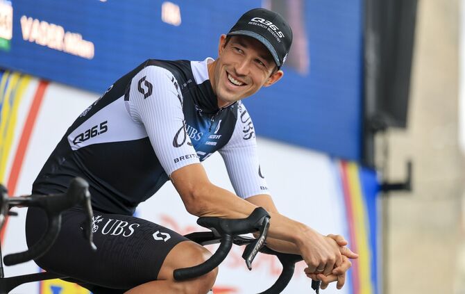 Ein Foto am Ende der Radsport-Karriere: Jannik Steimle bei der Deutschlandtour 2025, hier bei der Fahrervorstellung am Start der