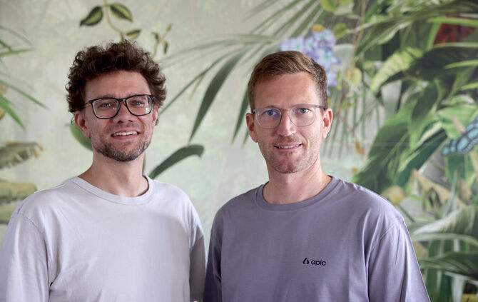 Felix Schwarz (links) und Mathias Klinke bieten 3D-Visualisierungen für Unternehmen an.