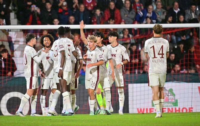 Der FC Augsburg hatte beim Drittligisten SG Sonnenhof Großaspach große Mühe.