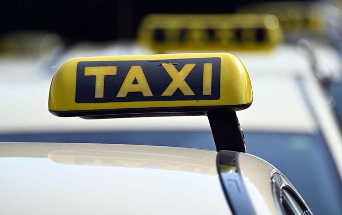 Der 30 Jahre alte Taxifahrer wurde in Reutlingen festgenommen. (Symbolbild)