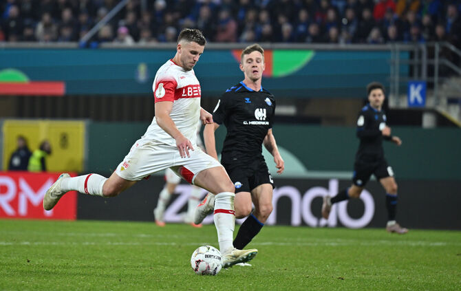 Ermedin Demirovic erlebte in Paderborn einen gebrauchten Abend. Gleich mehrfach boten sich dem VfB-Stürmer beste Chancen auf den