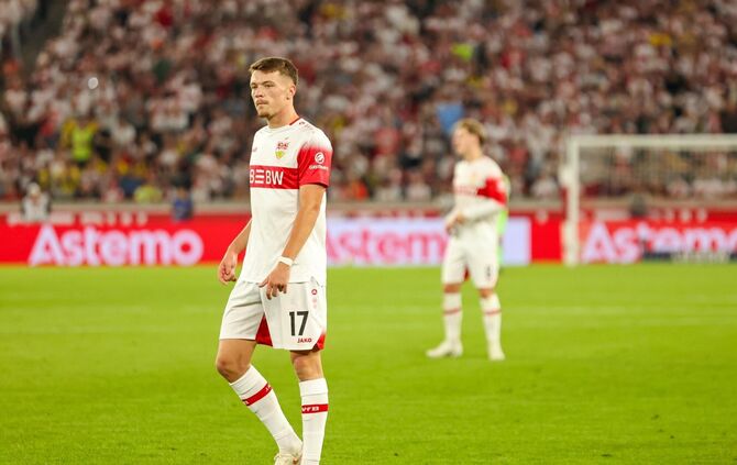 Dženan Pejčinović hätte den Pokalabend in der Nachspielzeit noch entspannter gestalten können. Der eingewechselte VfB-Stürmer ve