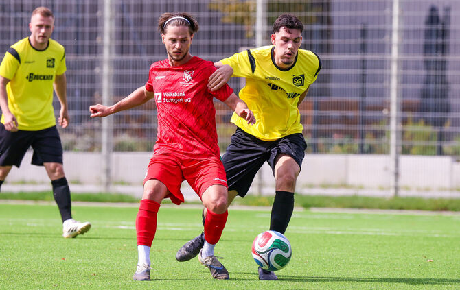 Veton Ahmeti und der TV Oeffingen (hier gegen Weinstadts David Svecak) finden immer besser in die Saison.