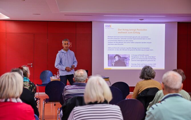 Penicillin, das erste bekannte Antibiotikum wurde im zweiten Weltkrieg zum Retter verwundeter Soldaten. Dr. Bernhard Fröhlich, C