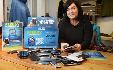 Umweltschutz und Gerechtigkeit: Krystin Müller erklärt, warum es wichtig ist, sein altes Handy zum Recycling zu bringen.