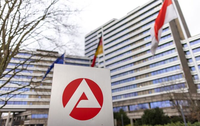 Die Zahl der Arbeitslosen in Deutschland ist im Oktober um 40.000 gesunken. (Archivbild)