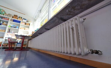 Die Heizungen samt der Zuleitungen in der Grundschule in Höfen sind in die Jahre gekommen.