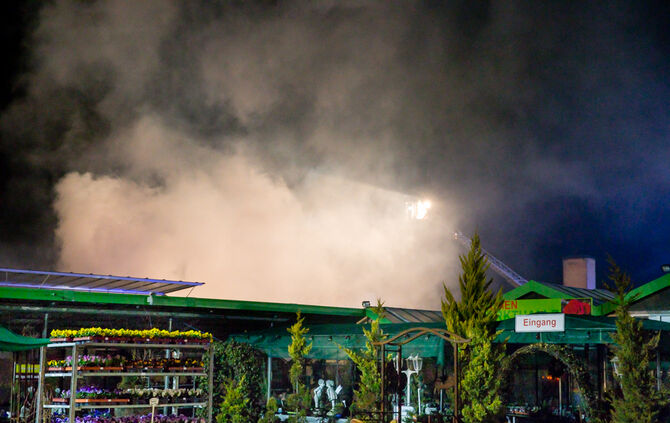 Großbrand in Gärtnerei - Bild 18_17