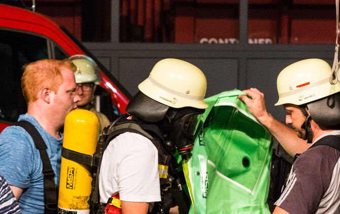 Großeinsatz der Feuerwehr - Bild 40_4